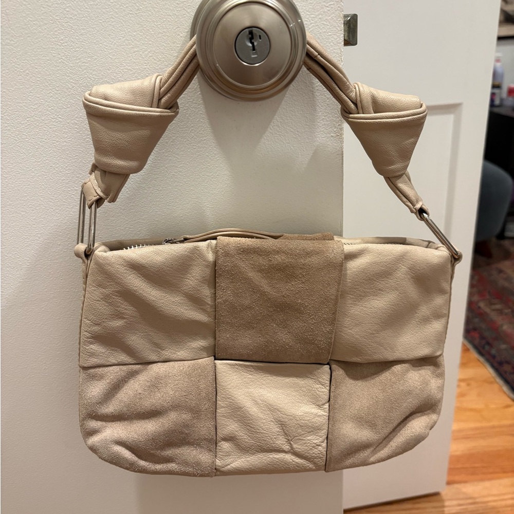 Elegant Beige Women's Bag